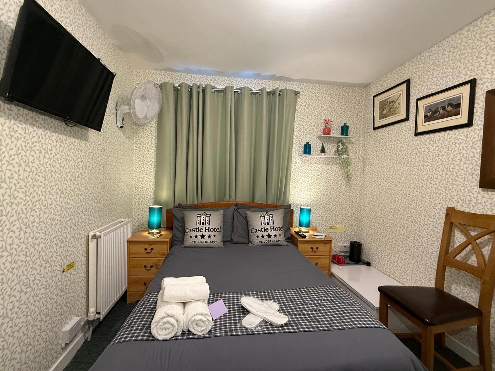 Self Check In Room Accommodation Only The Castle, Coldstream Exterior photo