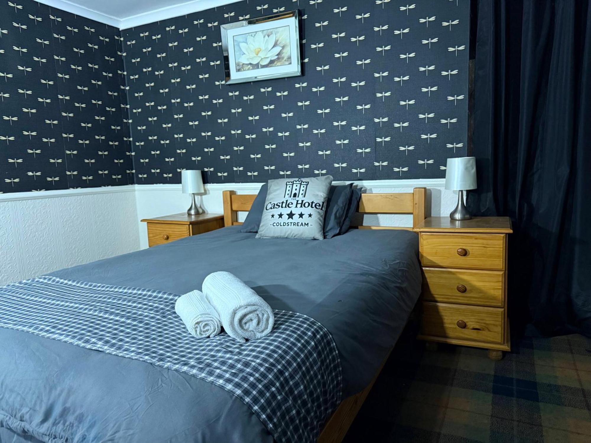 Self Check In Room Accommodation Only The Castle, Coldstream Exterior photo